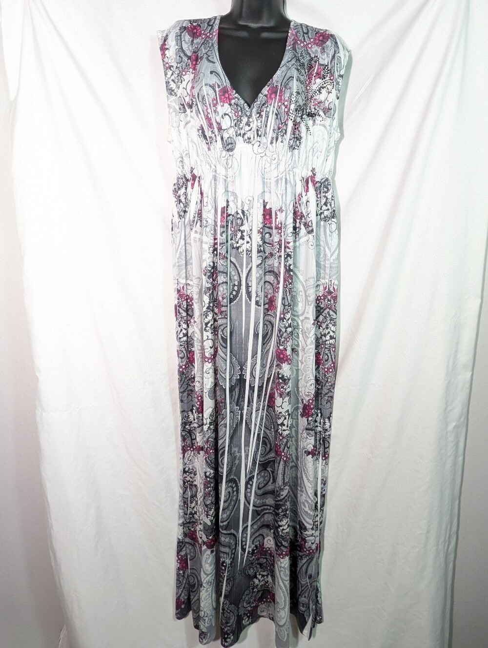 Apt. 9 Gray Pink Paisley Print StrechiSleeveless Maxi Dress Embellished V-neck L